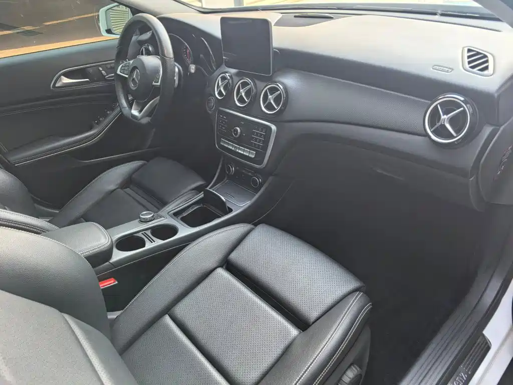 Mercedes-Benz GLA — миниатюра 7