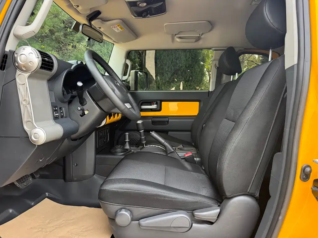Toyota FJ Cruiser — миниатюра 12