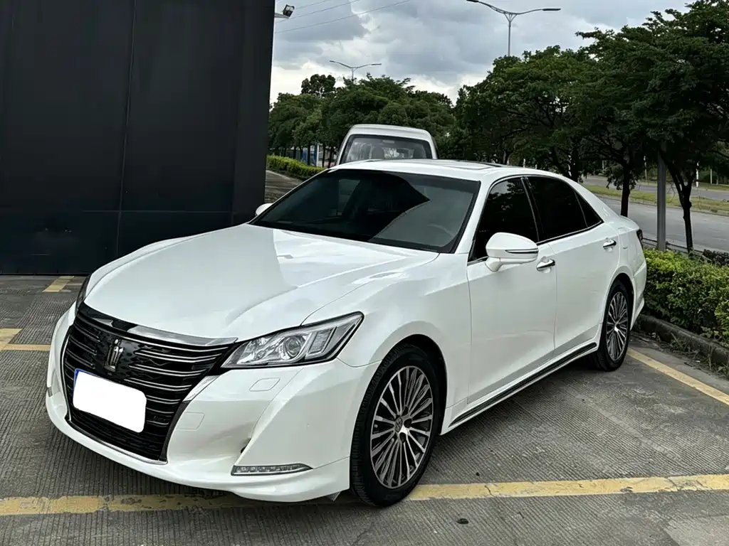 Toyota Crown 2019