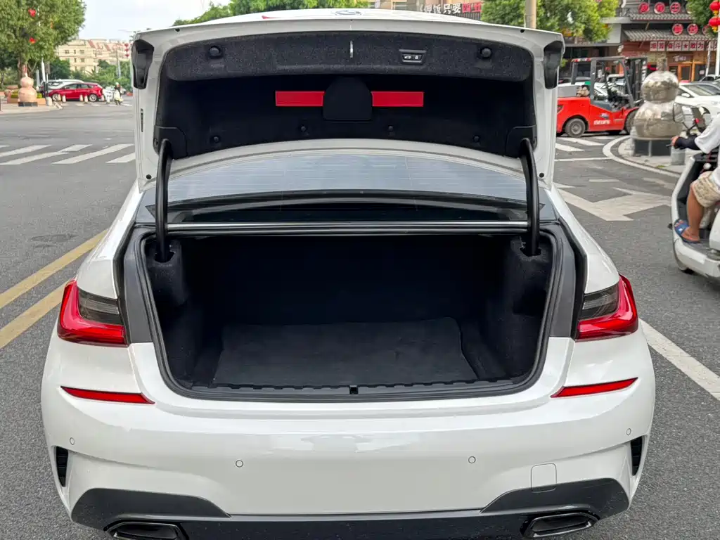BMW 3 Series — миниатюра 23