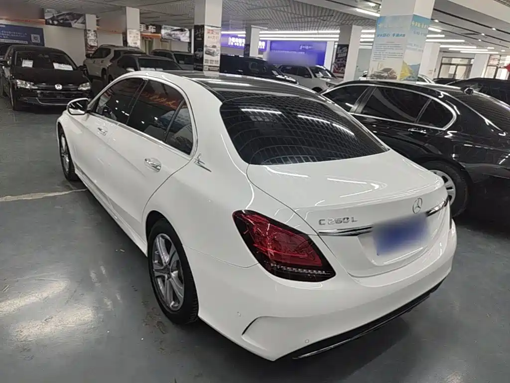 Mercedes-Benz C-Class — миниатюра 5