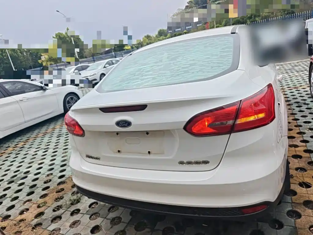 Ford Focus — миниатюра 6