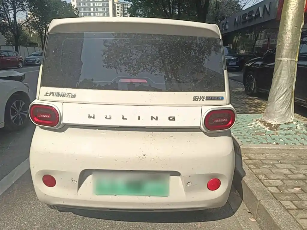 Wuling MINIEV — миниатюра 6
