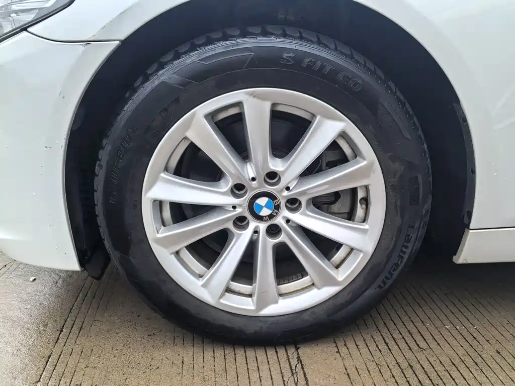 BMW 5 Series — миниатюра 39