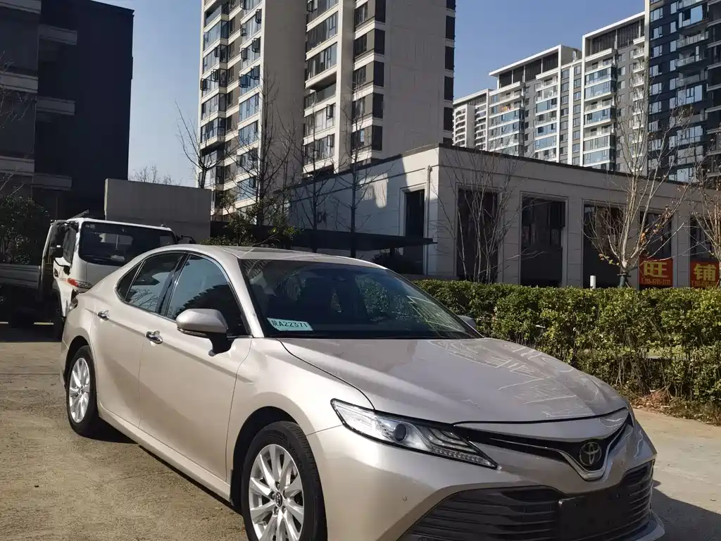 TOYOTA CAMRY