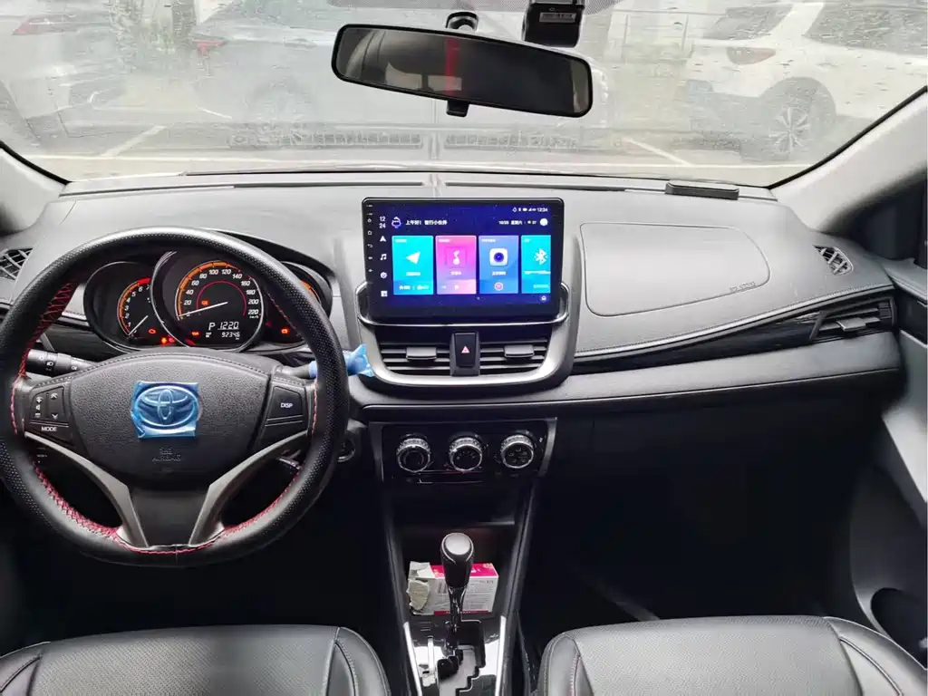 Toyota Yaris L — миниатюра 4