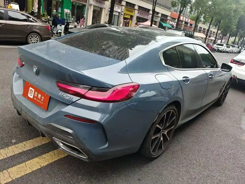 BMW 8 Series — миниатюра 2