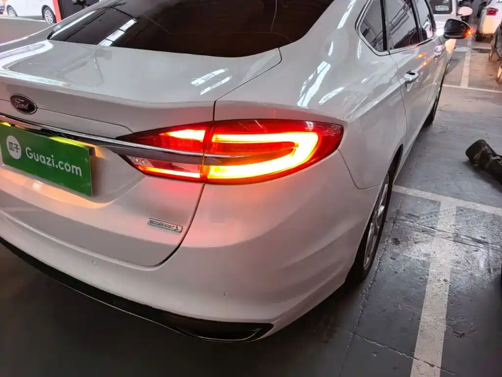 Ford Mondeo — миниатюра 8