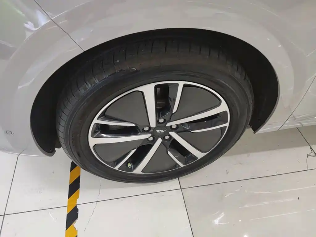 Li Auto Li L6 — миниатюра 23
