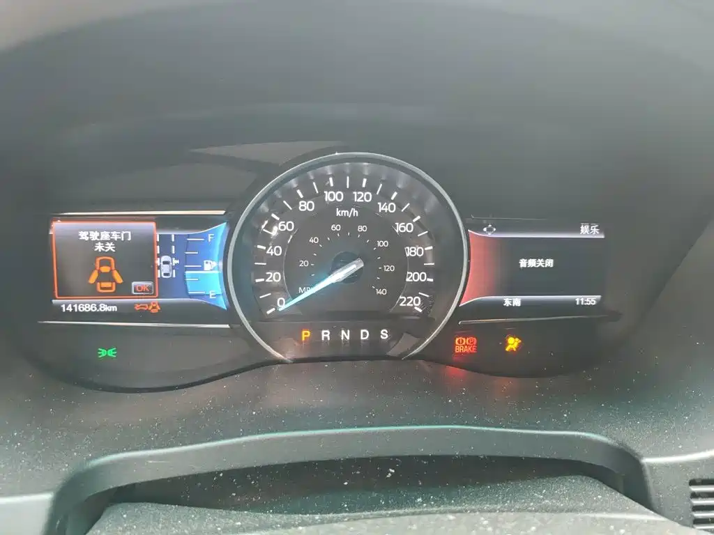 Ford Explorer (Import) — миниатюра 7