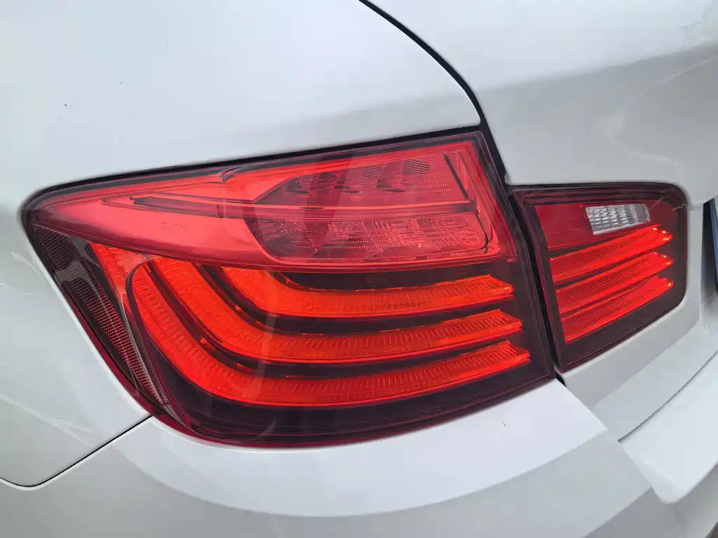 BMW 5 Series — миниатюра 38