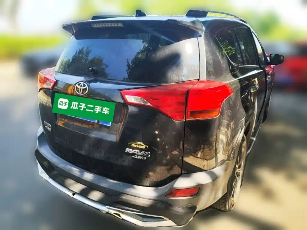 Toyota RAV4 — миниатюра 4