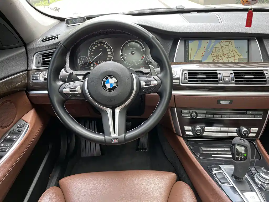 BMW 5 Series GT — миниатюра 11