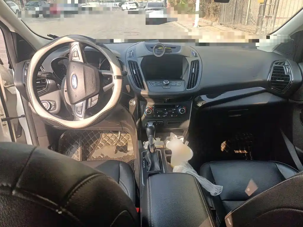 Ford Kuga — миниатюра 10
