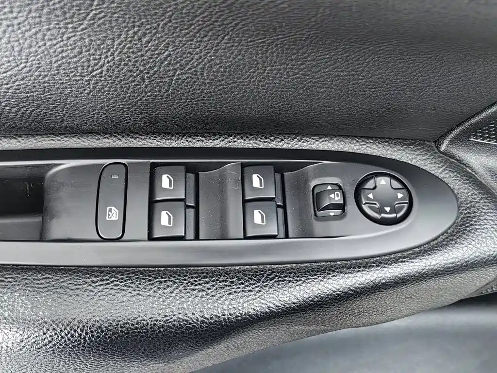 Citroen C4L — миниатюра 9
