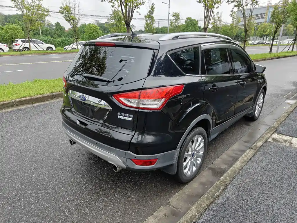 Ford Kuga — миниатюра 5
