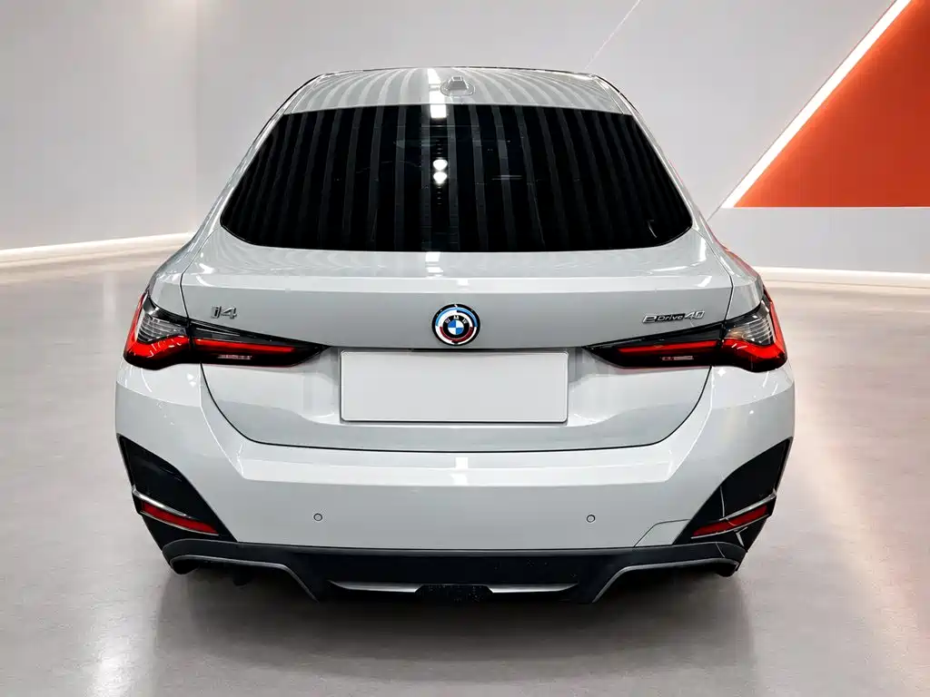 BMW i4 — миниатюра 5