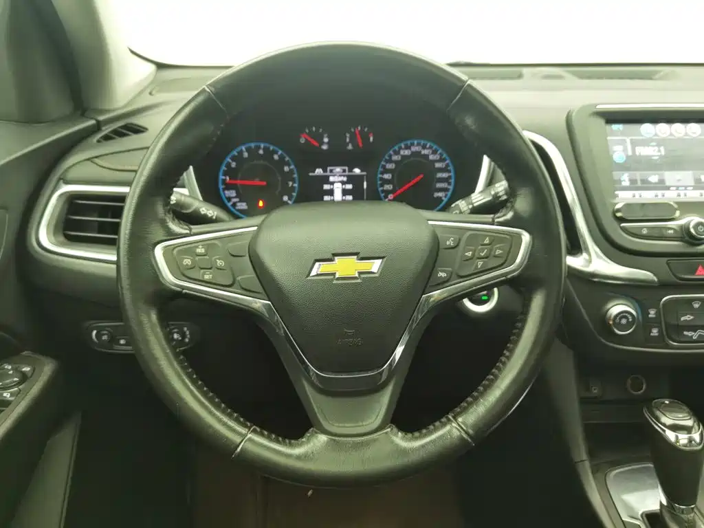 Chevrolet Equinox — миниатюра 11