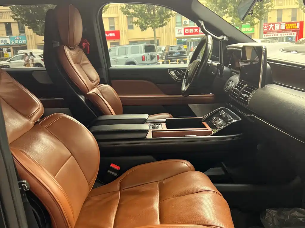 Lincoln Navigator — миниатюра 6