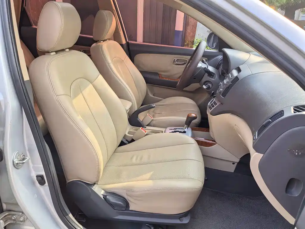 Hyundai Elantra — миниатюра 22