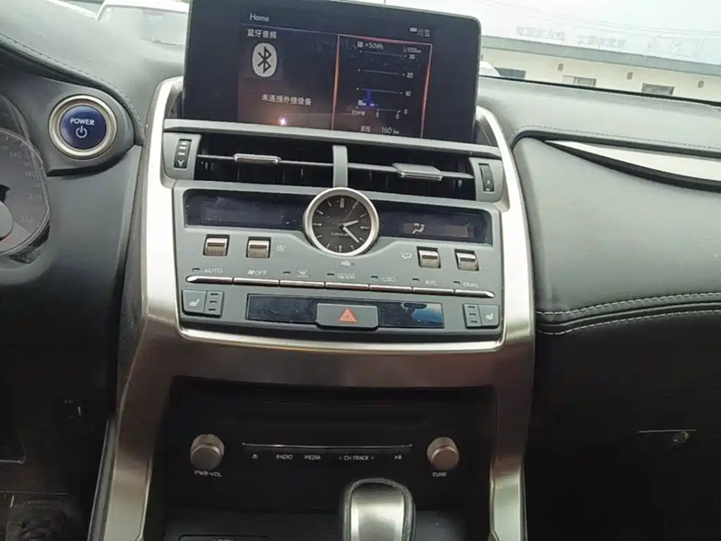 Lexus NX — миниатюра 13