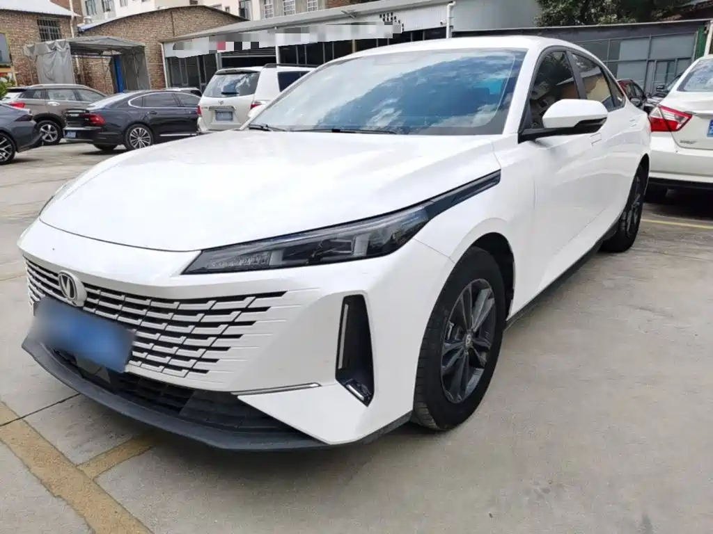 Changan Yida — миниатюра 2