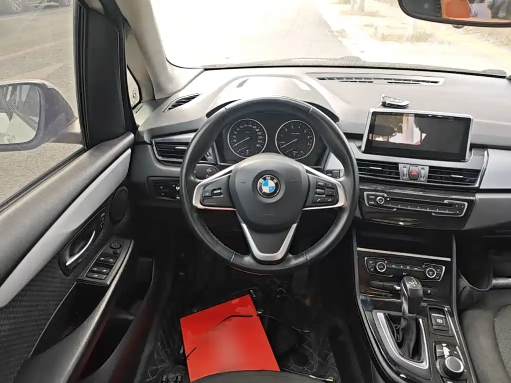 BMW 2 Series Active Tourer — миниатюра 11