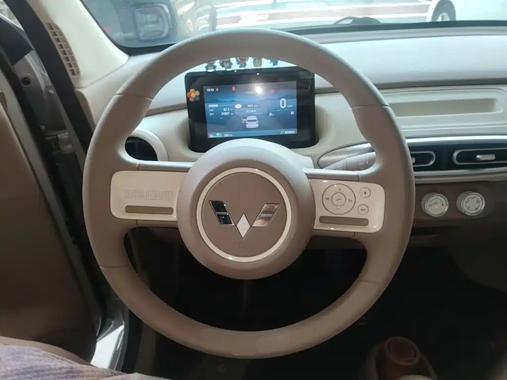 Wuling MINIEV — миниатюра 11