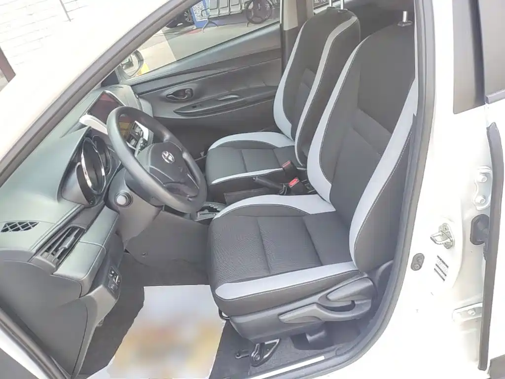 Toyota Yaris L — миниатюра 15
