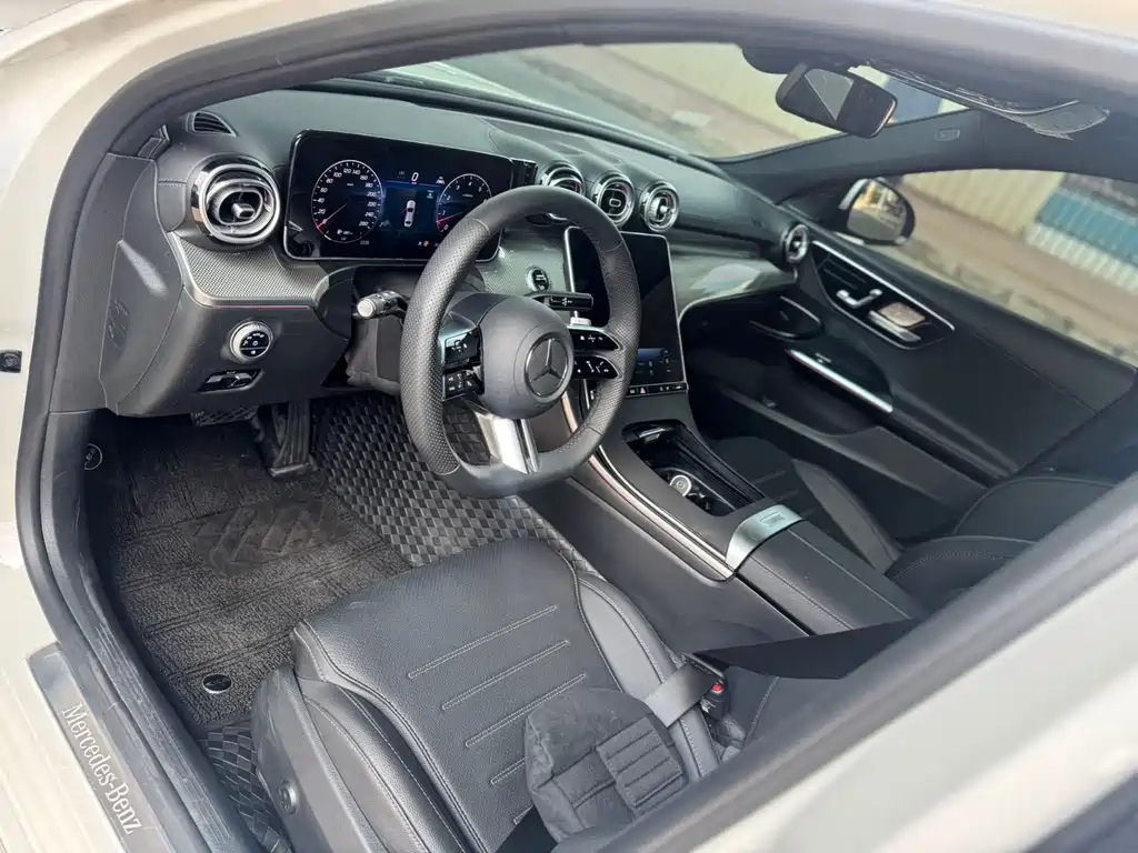 Mercedes-Benz C-Class — миниатюра 5
