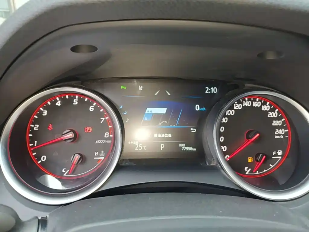 Toyota Camry — миниатюра 12