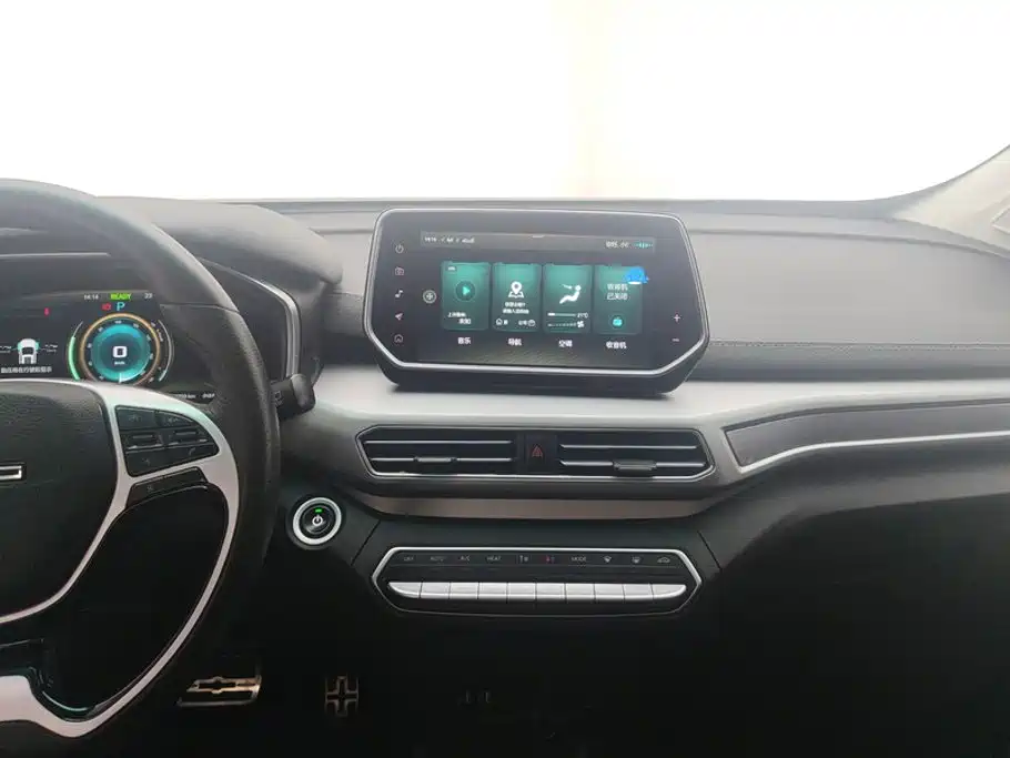 BAIC EX3 — миниатюра 13