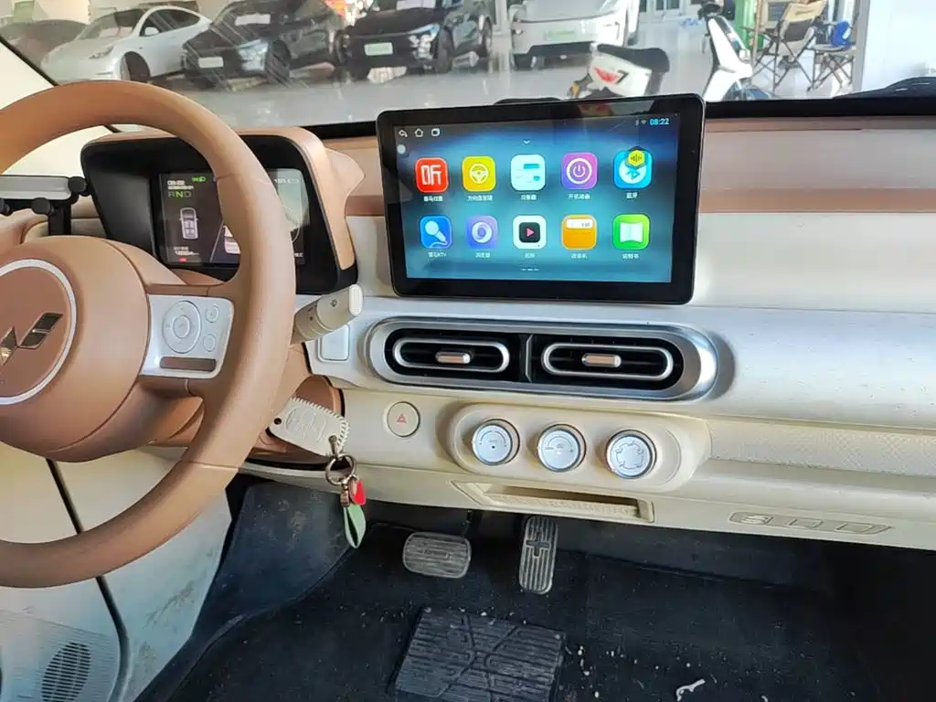 Wuling MINIEV — миниатюра 13