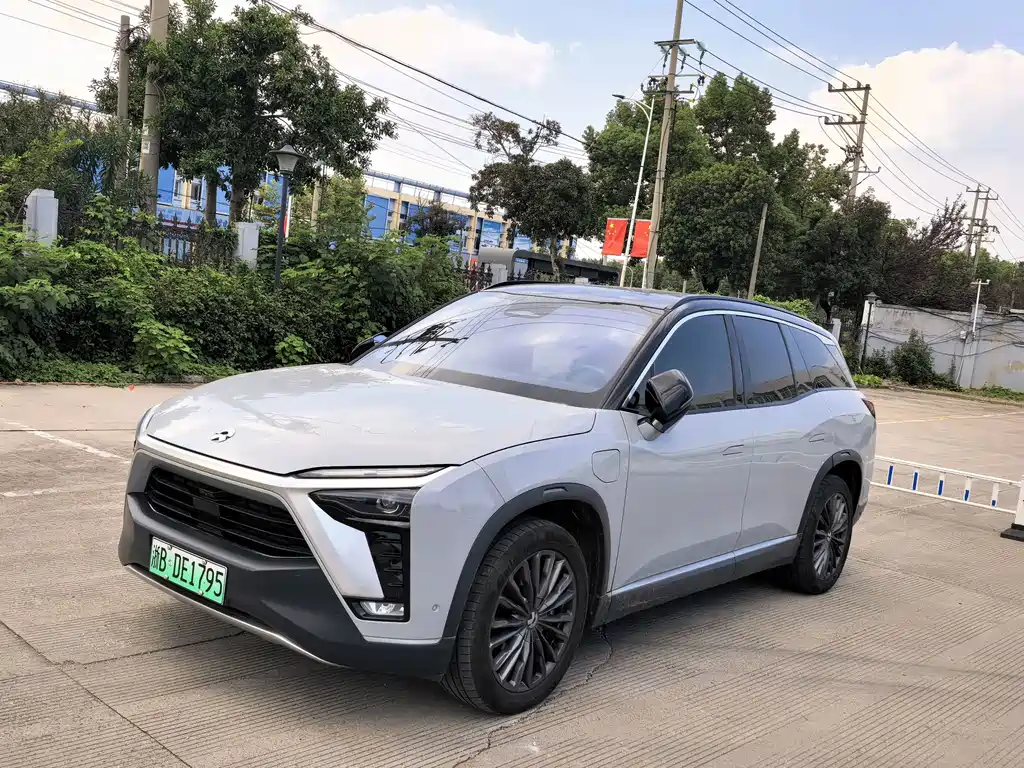 NIO ES8