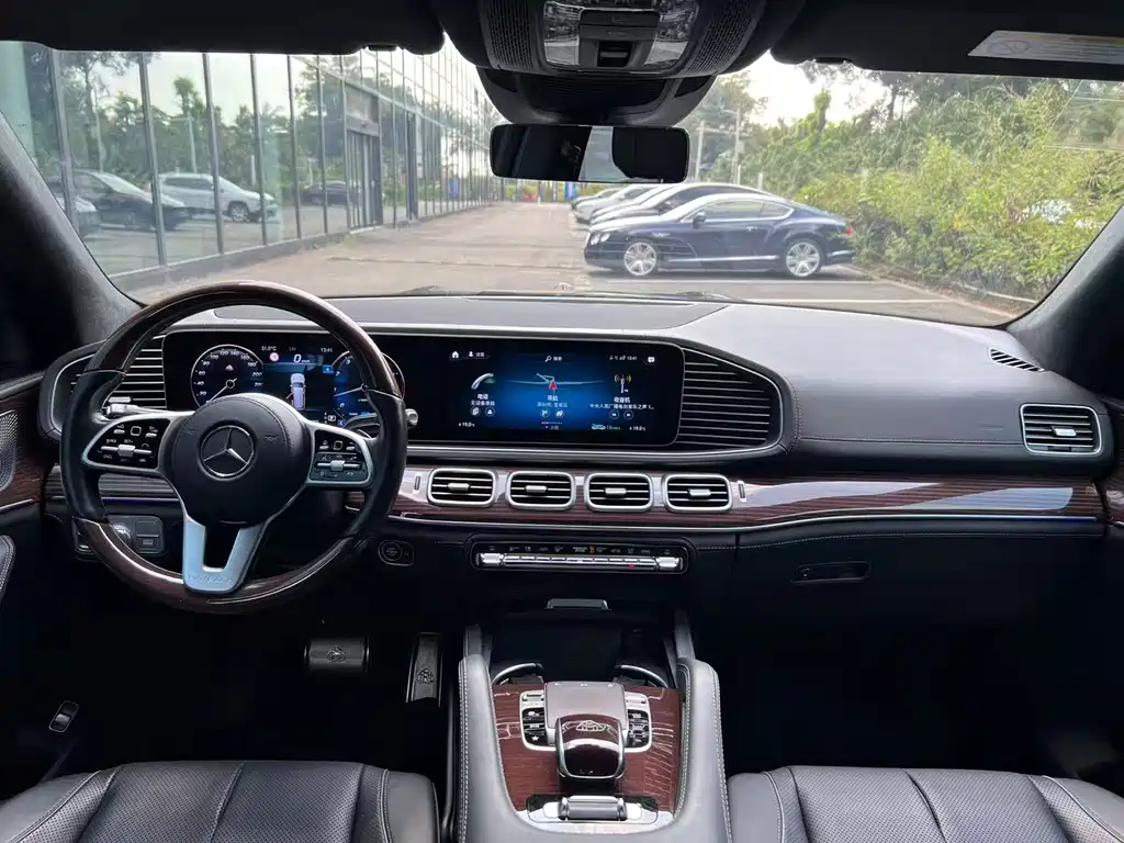 Mercedes-Benz GLS — миниатюра 7