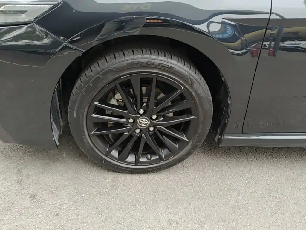 Toyota Camry — миниатюра 23