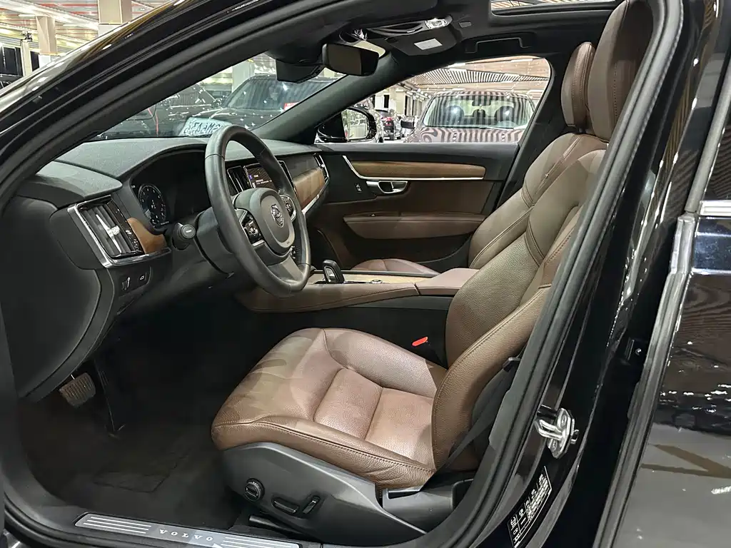 Volvo S90 — миниатюра 9