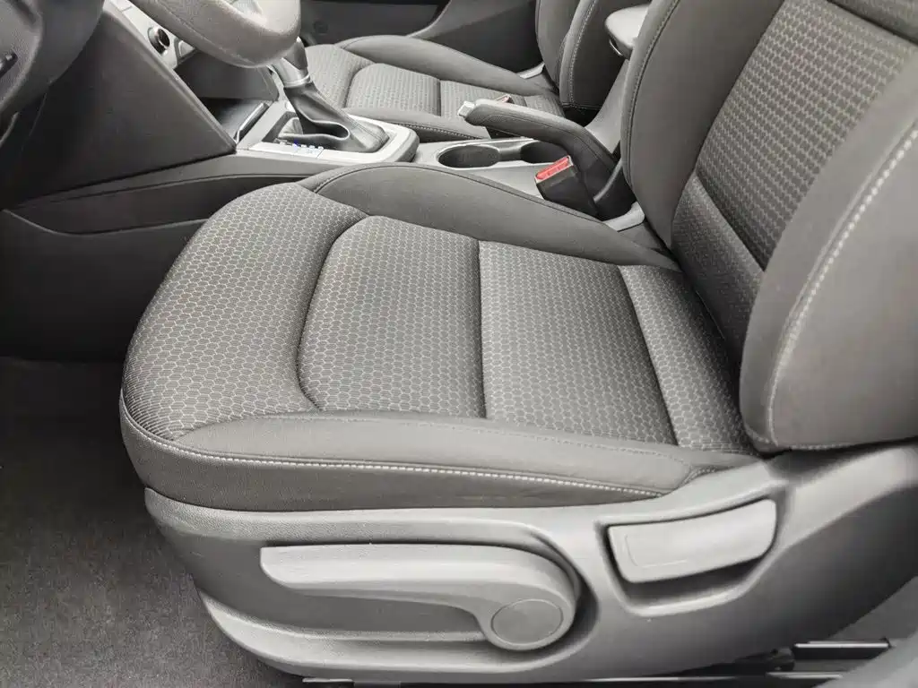 Hyundai Elantra — миниатюра 20