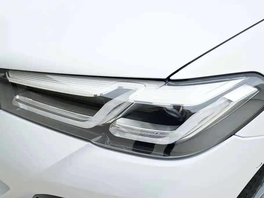 BMW 5 Series — миниатюра 14