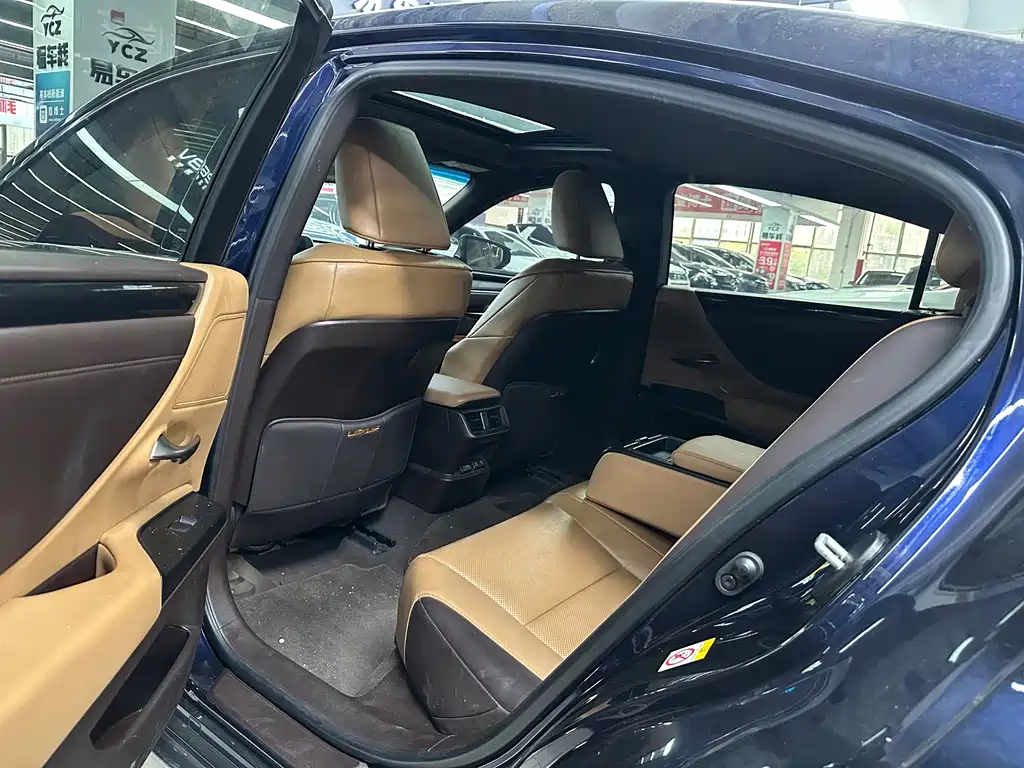 Lexus ES — миниатюра 17