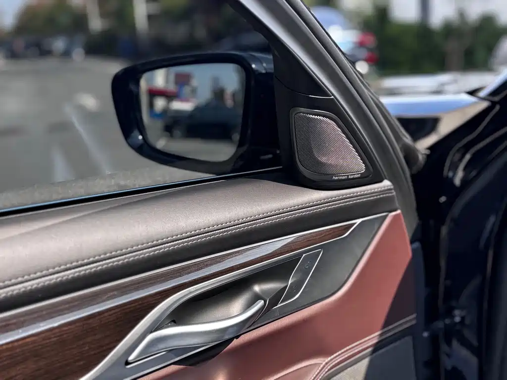 BMW 7 Series — миниатюра 15