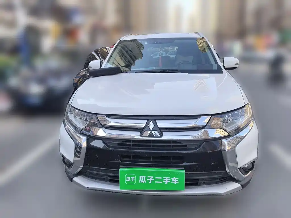 Mitsubishi Outlander — миниатюра 2