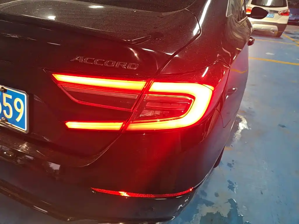 Honda Accord — миниатюра 8