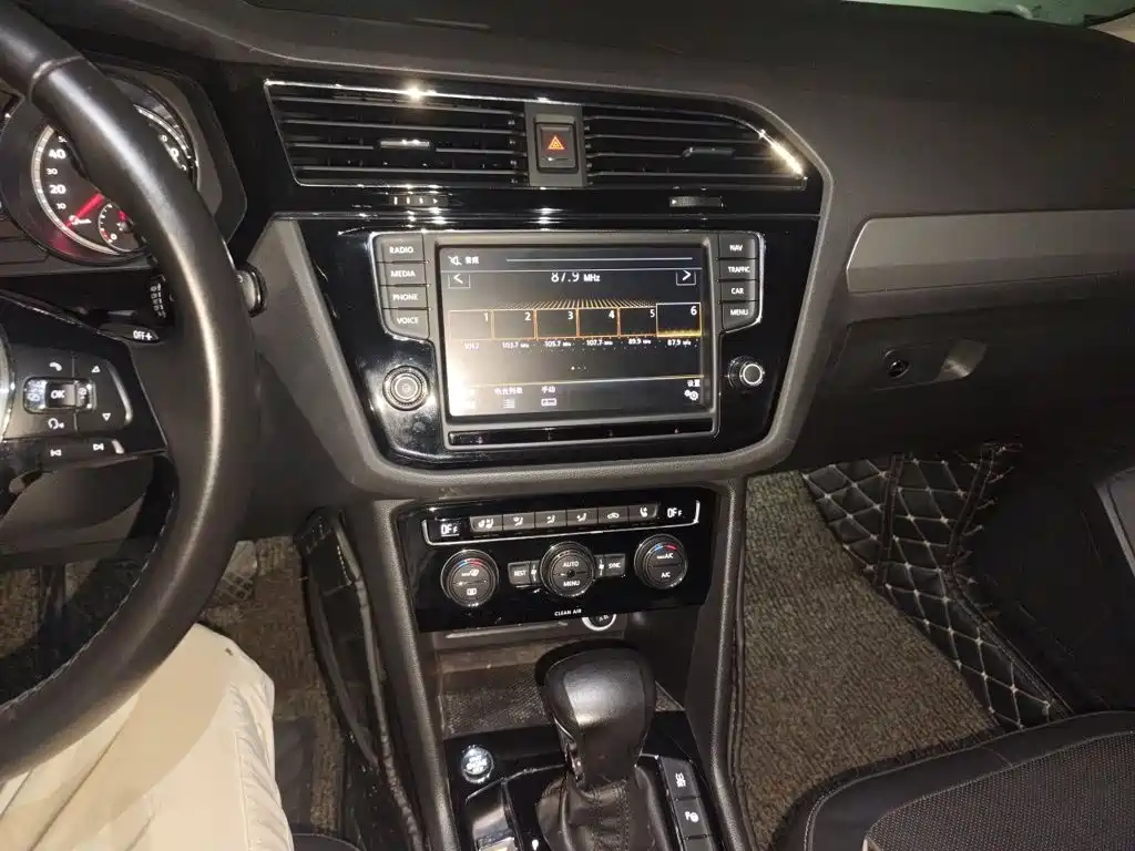 Volkswagen Tiguan L — миниатюра 6