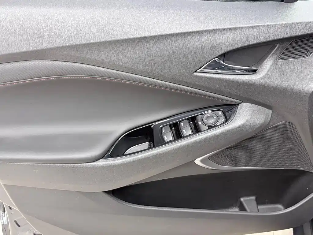 Chevrolet Volando — миниатюра 7