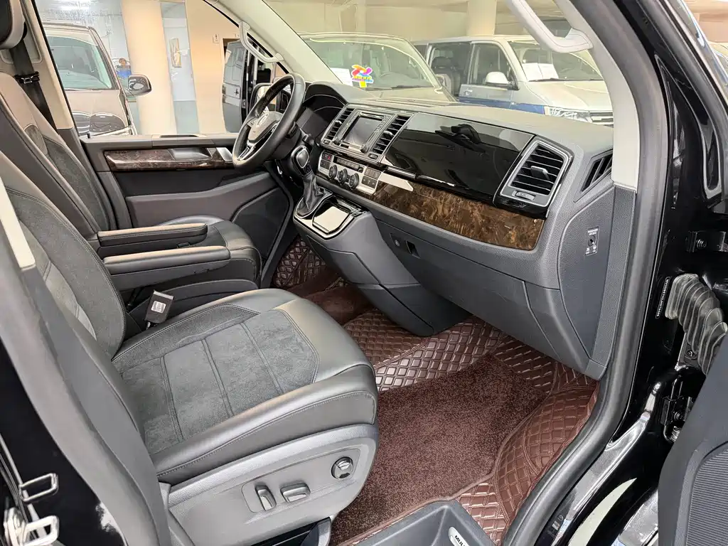 Volkswagen Multivan — миниатюра 15