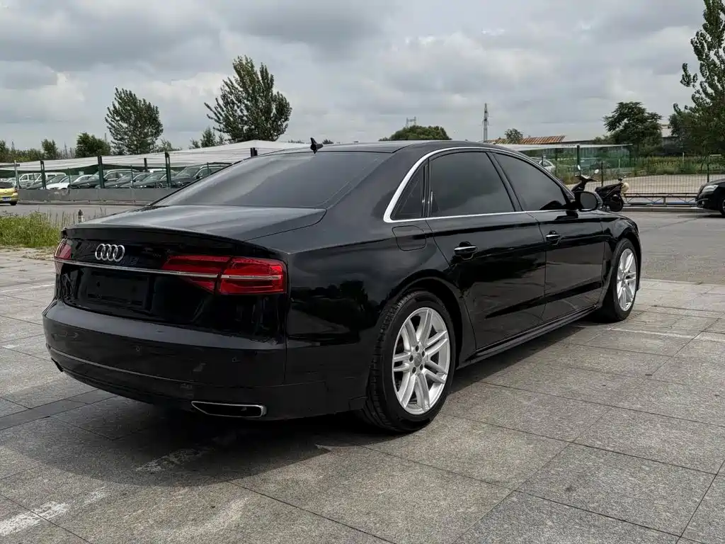 Audi A8 — миниатюра 5