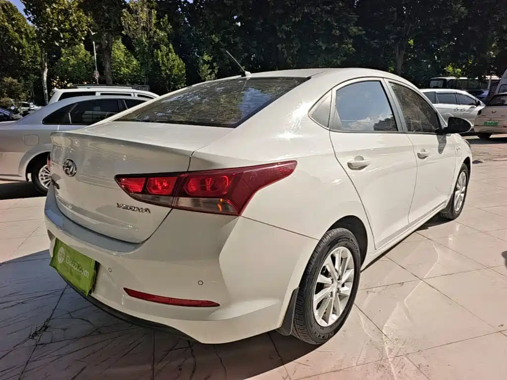 Hyundai Verna — миниатюра 7
