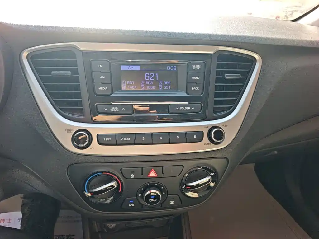 Hyundai Verna — миниатюра 13
