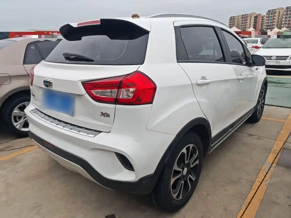 Geely Vision X3 — миниатюра 7